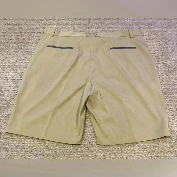 Slazenger Men's Flat Front Polyester Stretch Khaki Golf Shorts 38 - Picture 3 of 6